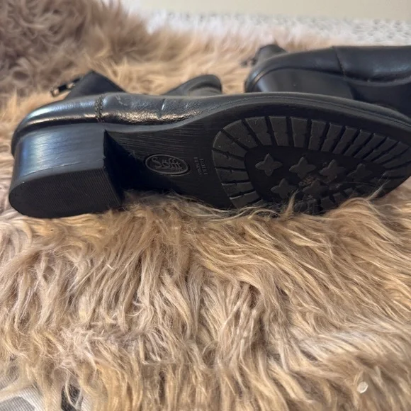 Sofft Black Ankle Boots with Buckle, women’s 7.5​ - Picture 6 of 13